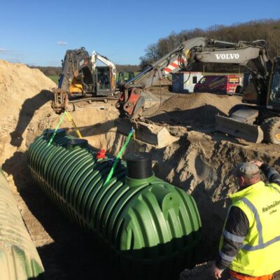 Löschwassertank beim Einbau